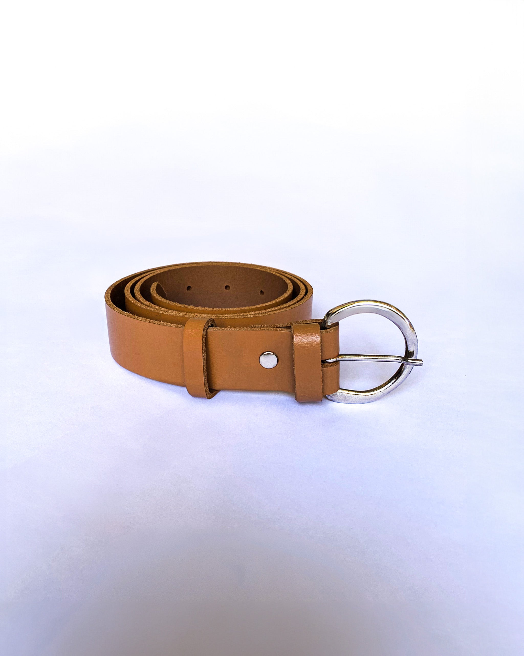 Cinturón Camel — Hebilla Estilizada