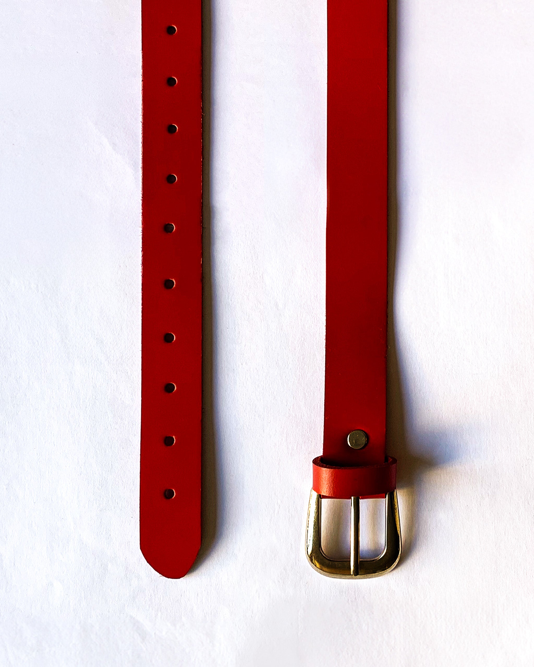 Cinturón Rojo — Hebilla Estilizada