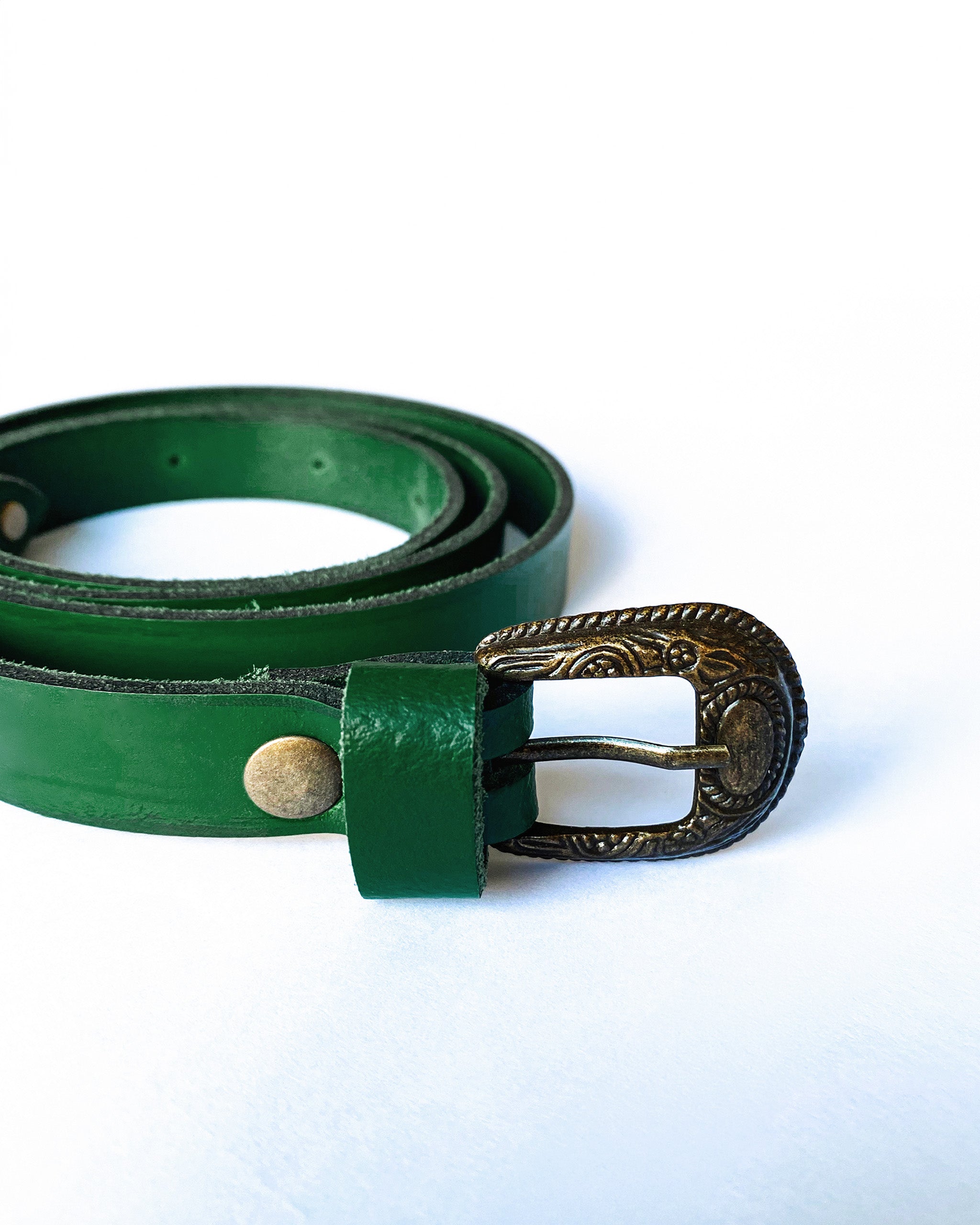 Cinturón Suela Verde — Hebilla Estilizada