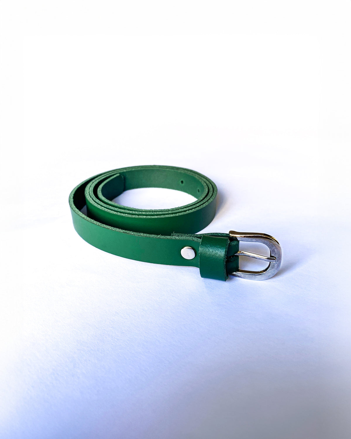 Cinturón Suela Verde — Hebilla Estilizada - L / Delgado