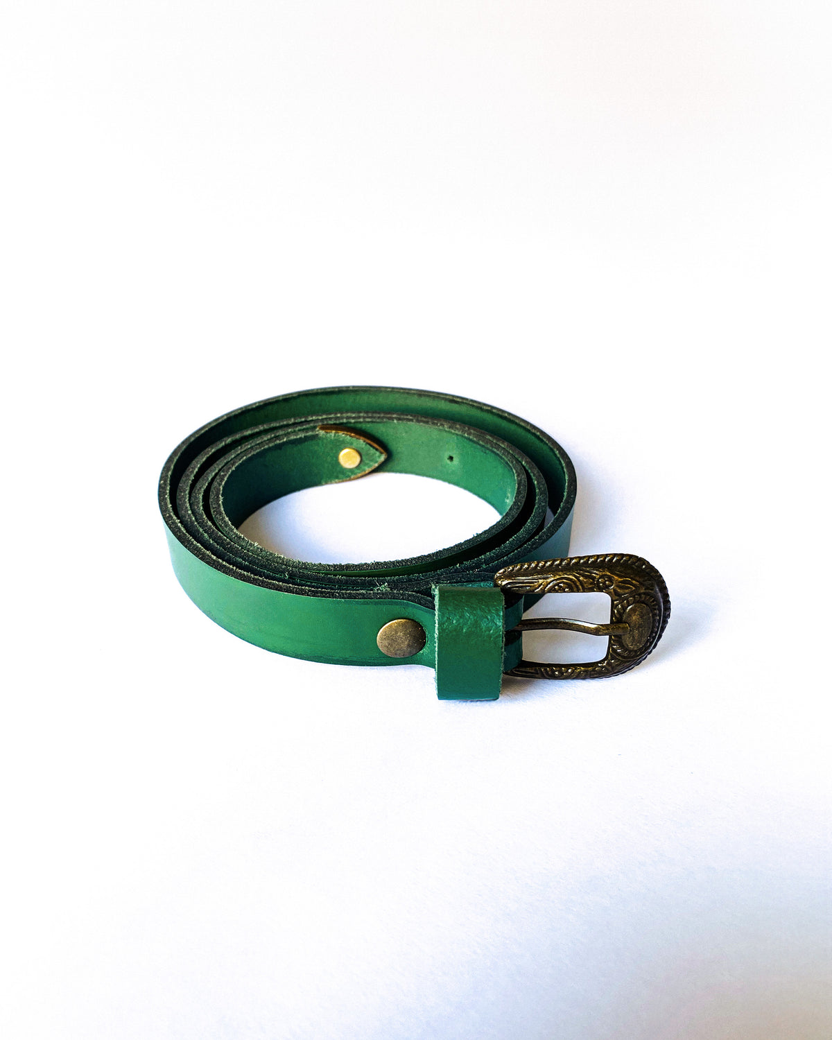 Cinturón Suela Verde — Hebilla Estilizada - L / Delgado